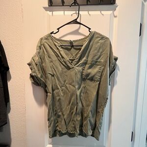 Old Navy Linen green v neck top size Small